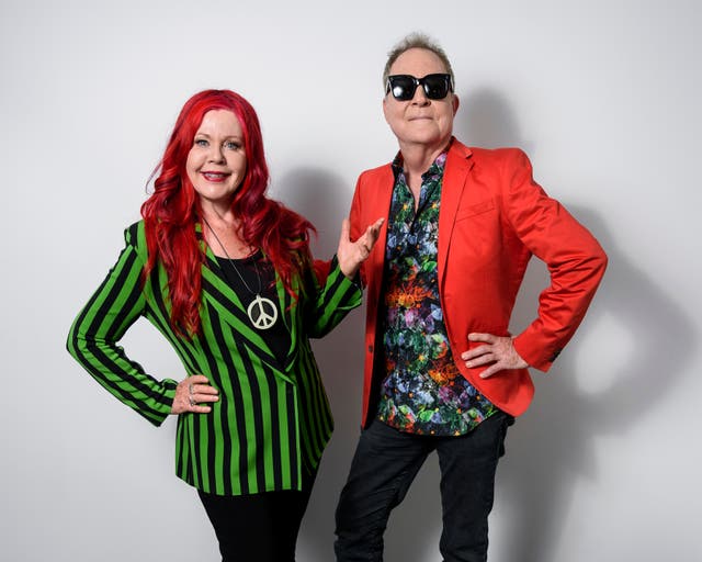 <p>THE B-52s</p>