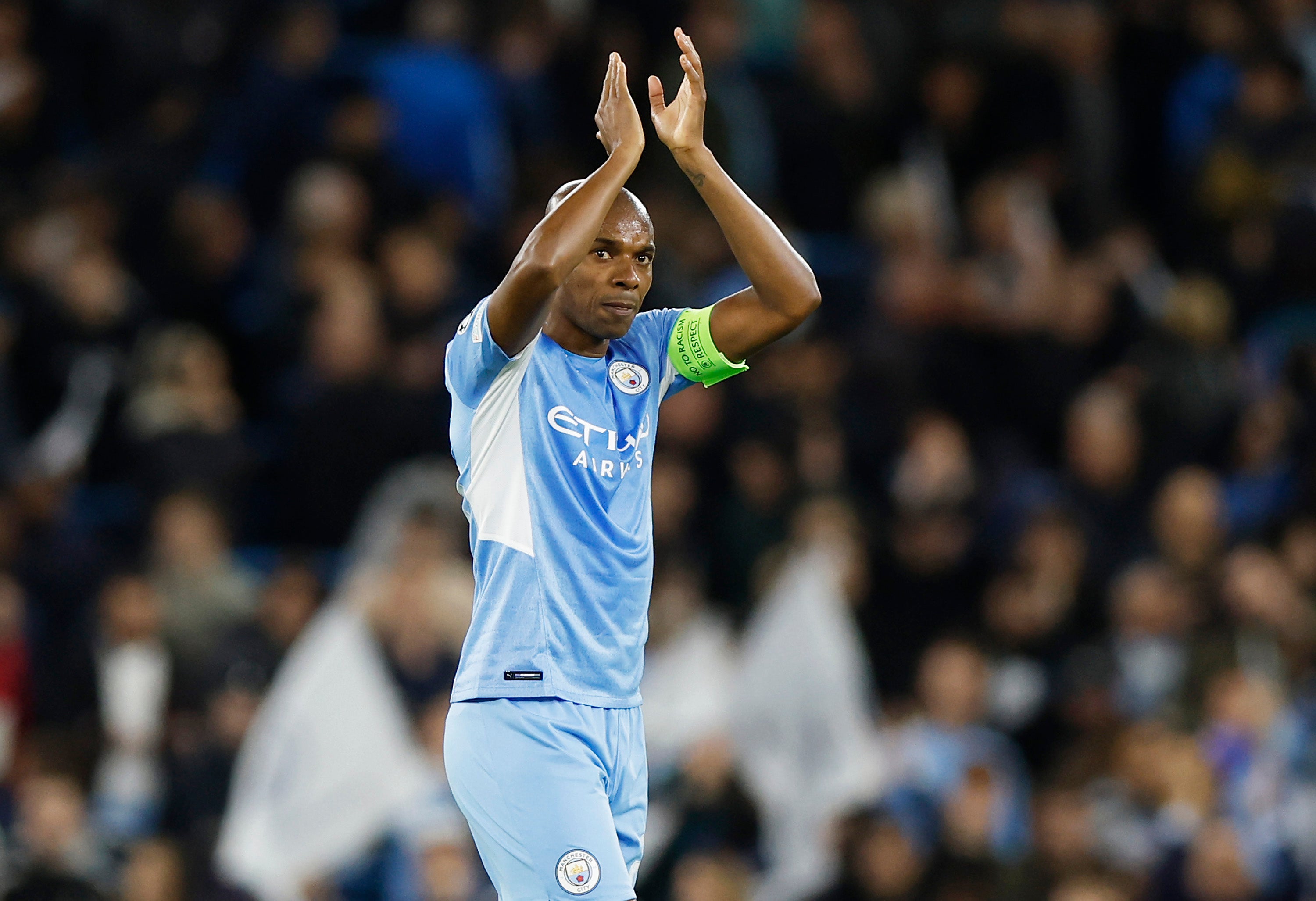 Jovem Pan Esportes on X: 2️⃣6️⃣0️⃣ VEZES FERNANDINHO!👏 Ídolo do  Manchester City, Fernandinho chegou a marca de 260 jogos na Premier League,  ultrapassou o Willian e se tornou o brasileiro com mais