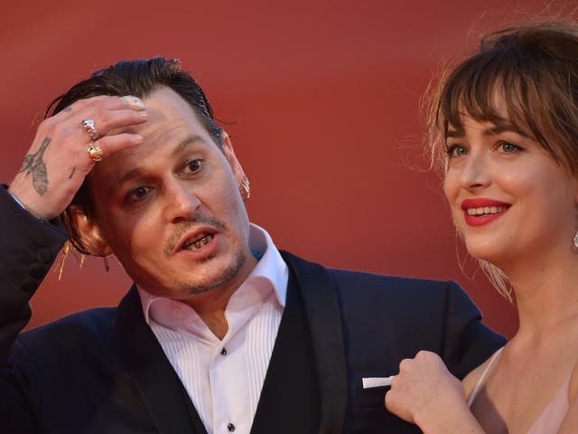 Johnny Depp y Dakota Johnson