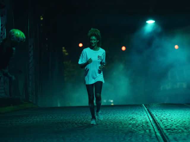 <p>A Samsung Galaxy advert shows a woman running alone at 2am</p>