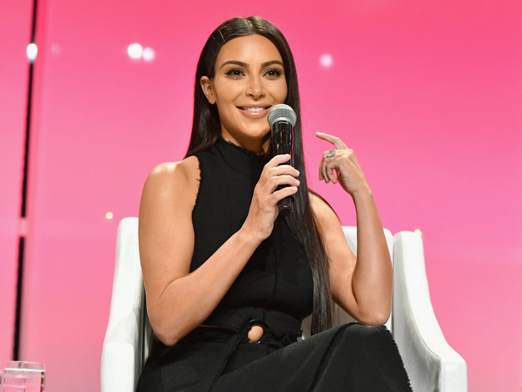 Kim Kardashian left handwritten notes for Saturday Night Live cast and crew after hosting show