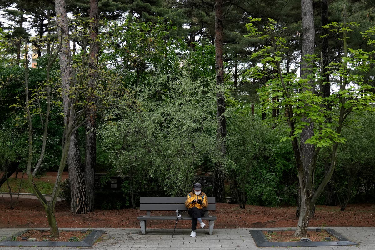 South Korea to relax outdoor mask mandate as COVID-19 slows 