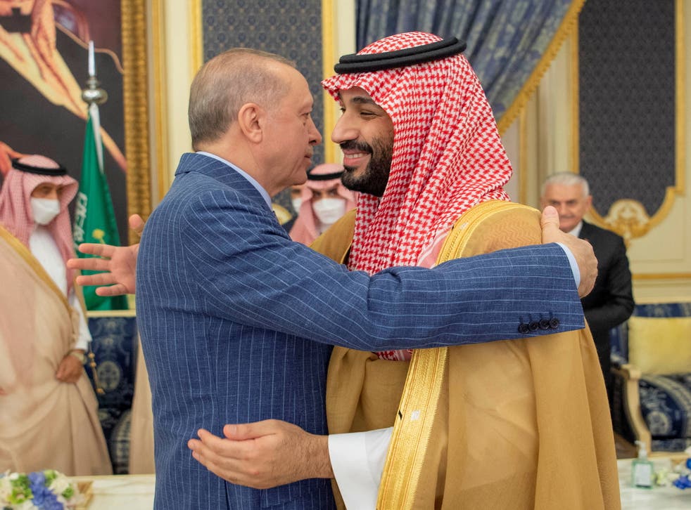 <p>Mohammed bin Salman meets Recep Tayyip Erdogan upon his arrival in Jeddah, Saudi Arabia, 28 April 2022</p>