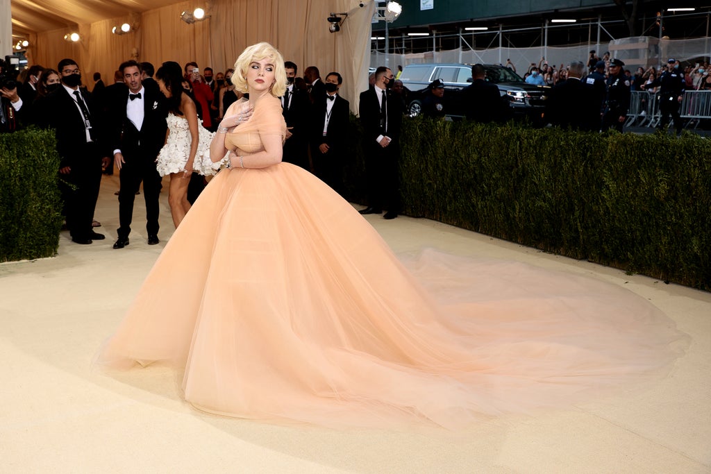 Met Gala live – Fashion’s biggest event to kick off with ‘Gilded Glamour’ theme for 2022