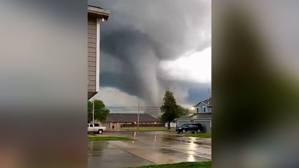Devastating tornado rips through Kansas leaving thousands without power