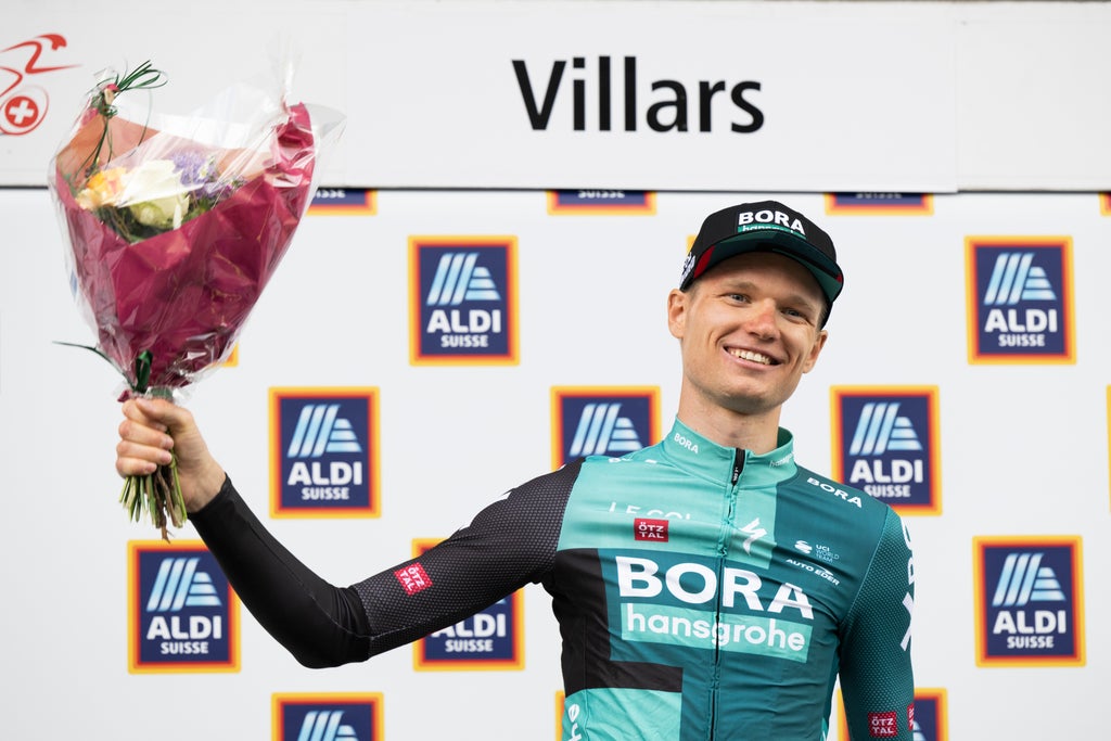Russian cyclist Aleksandr Vlasov wins 6-day Tour de Romandie