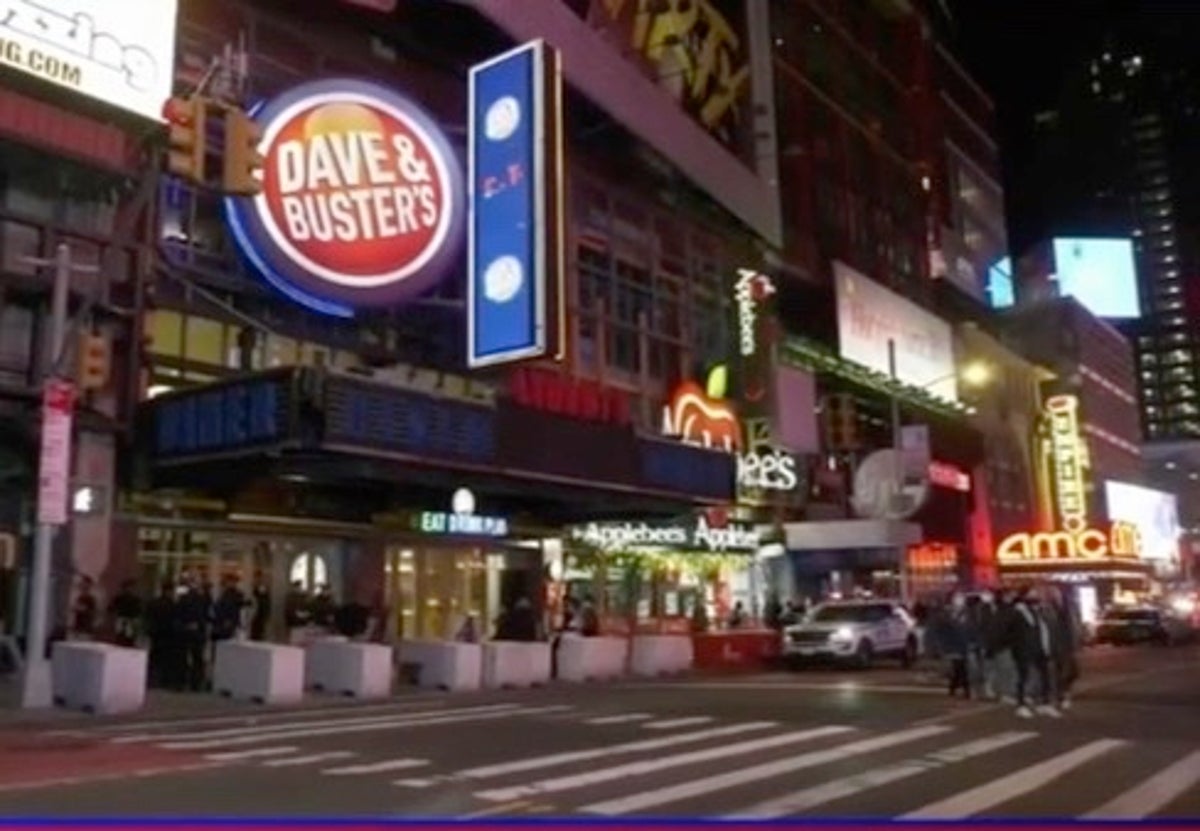 Man stabbed to death over game prize in New York City Dave & Buster's  restaurant | The Independent
