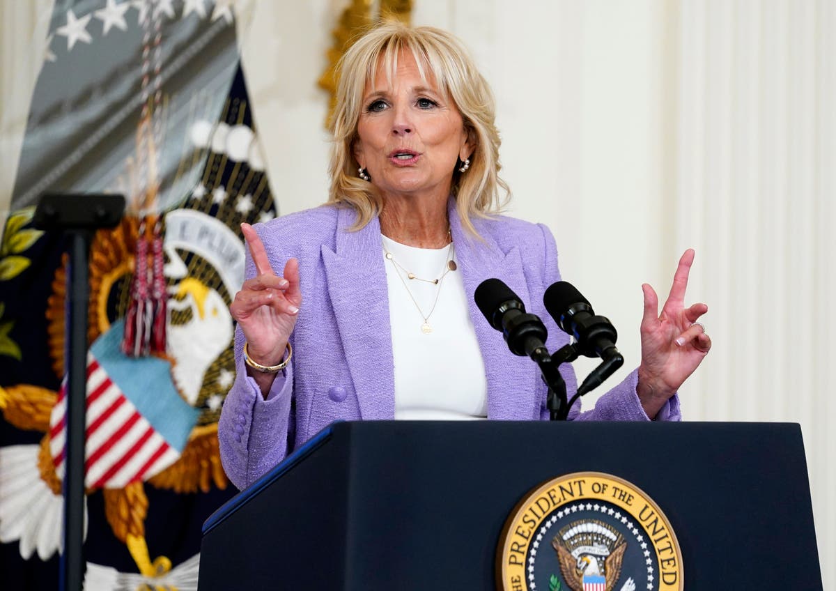 Jill Biden se va întâlni săptămâna aceasta cu refugiații din România și Slovacia