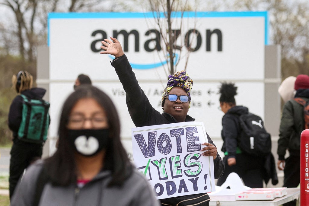 Amazon workers reject unionising at second Staten Island warehouse election