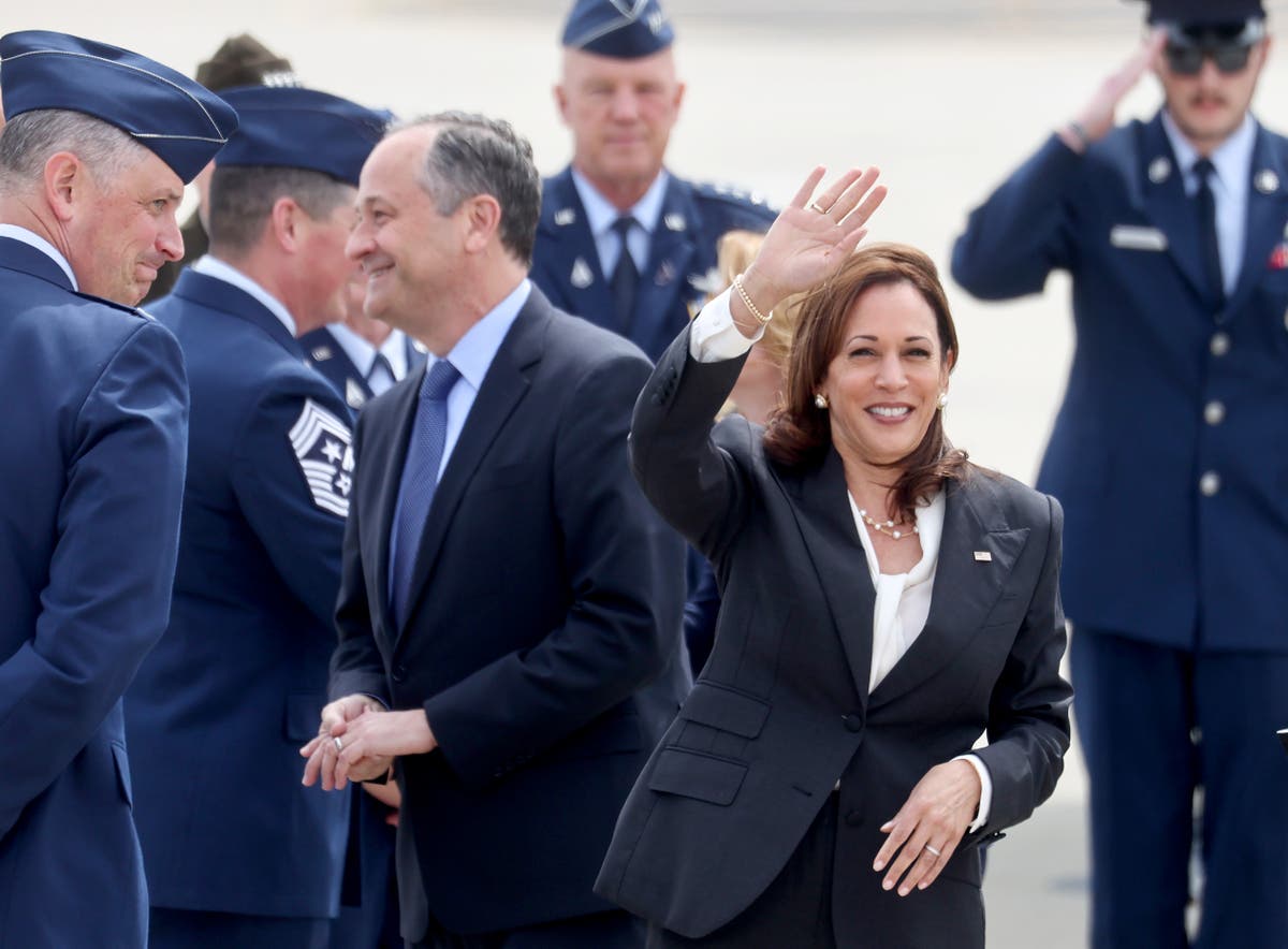 Vice President Kamala Harris tests negative for Covid-19 after testing