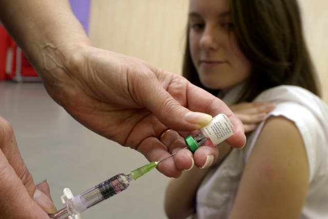 <p>Expertos de salud instan a los padres a vacunar a sus hijos contra el sarampión </p>