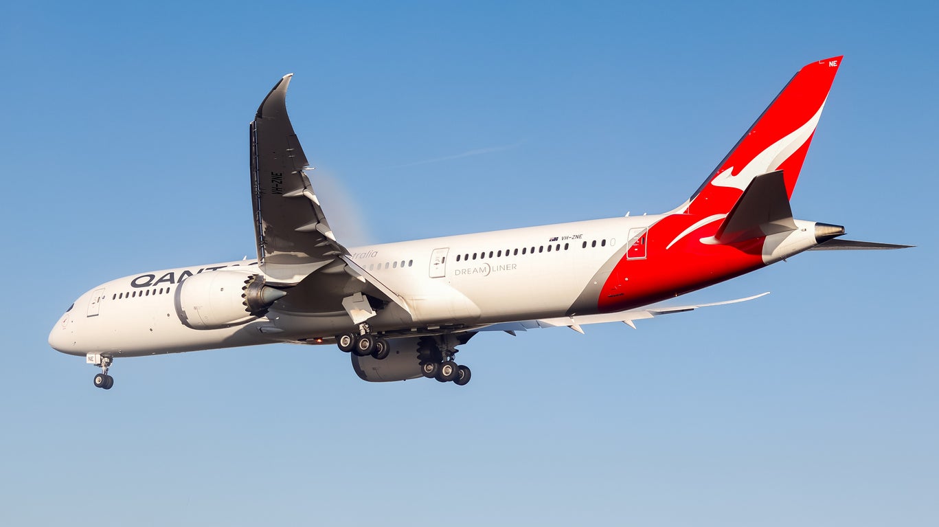 A Qantas Boeing 787