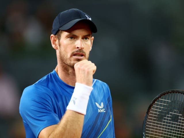 <p>Andy Murray celebrates defeating Dominic Thiem</p>