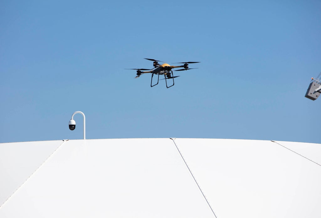 Police in Canada intercept drone from US carrying shopping bag full of handguns