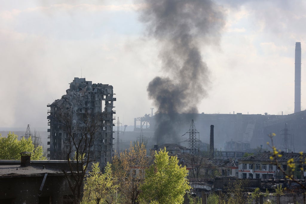 Rusya, önemli Ukrayna şehrini ele geçirmeye çalışırken Mariupol çelik fabrikalarında 'kanlı savaşlar'