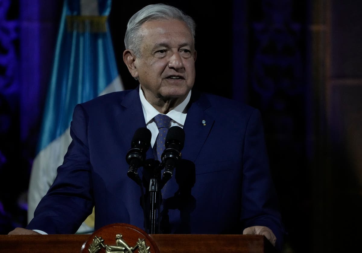 Líder mexicano se reúne con presidente de Salvador en medio de represión