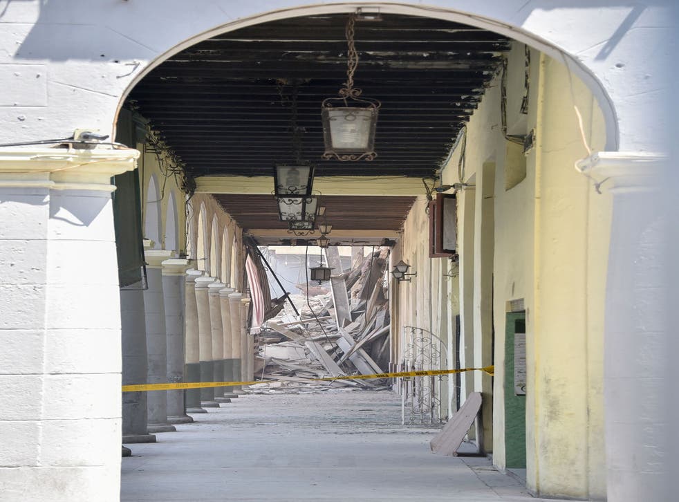 <p>6 Mayıs 2022'de Havana'daki Saratoga Otel'de meydana gelen patlamanın ardından enkazın görünümü</p>