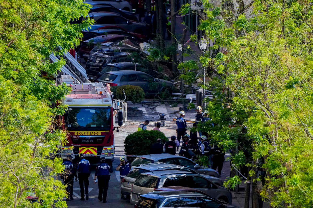 Explosion at Madrid building leaves 2 dead, 18 injured | The Independent
