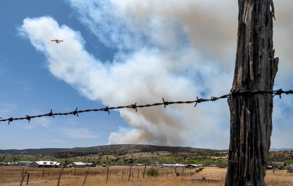 Unprecedented gusts expected to fan wildfires in New Mexico