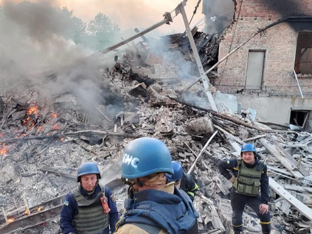 Ukraine news – live: 60 feared dead after Russia bombs school ‘where whole village was hiding’