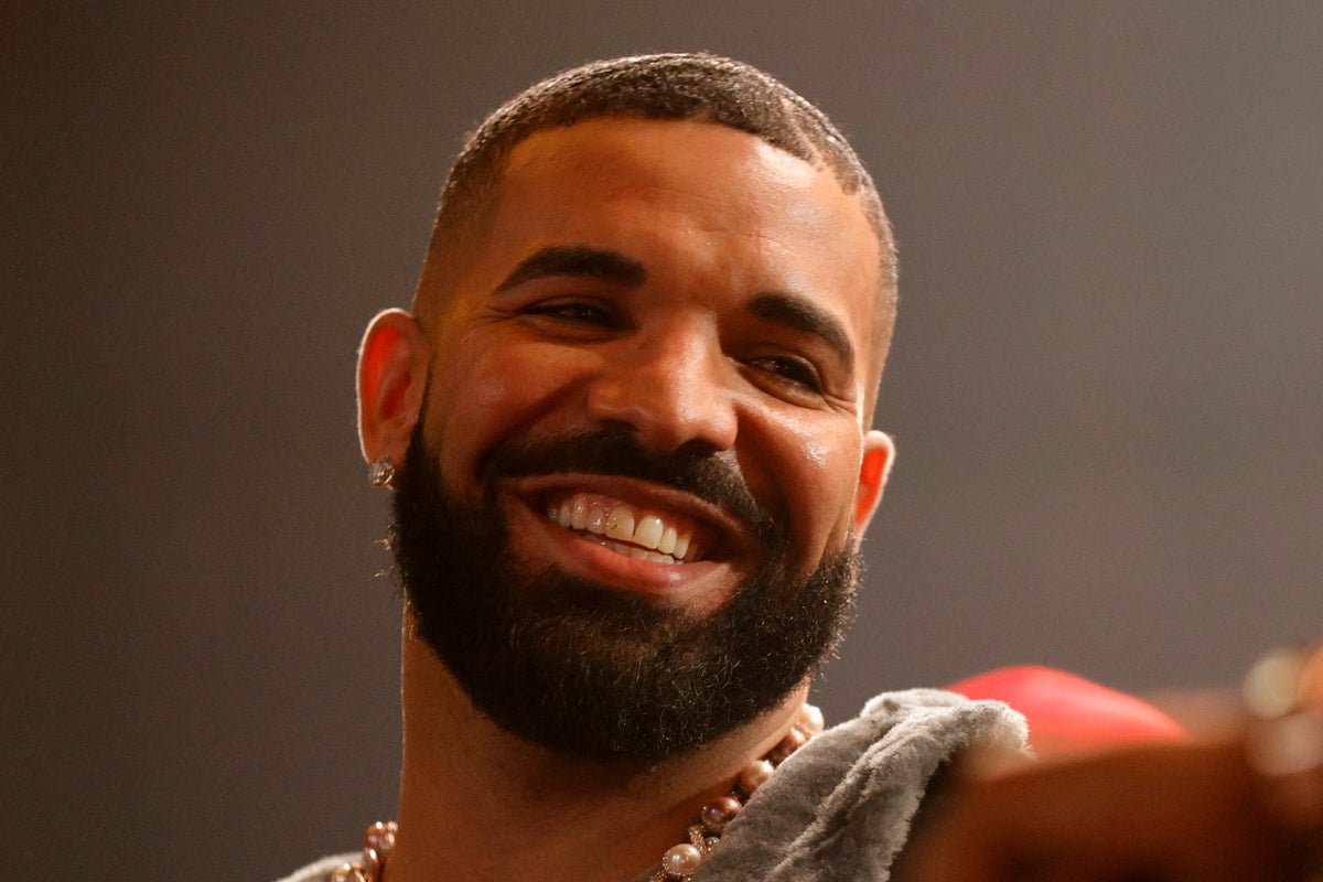Drage Rapper Drake: ‘Drunk’ rapper filmed teasing NBC Sports news crew for trying to ...