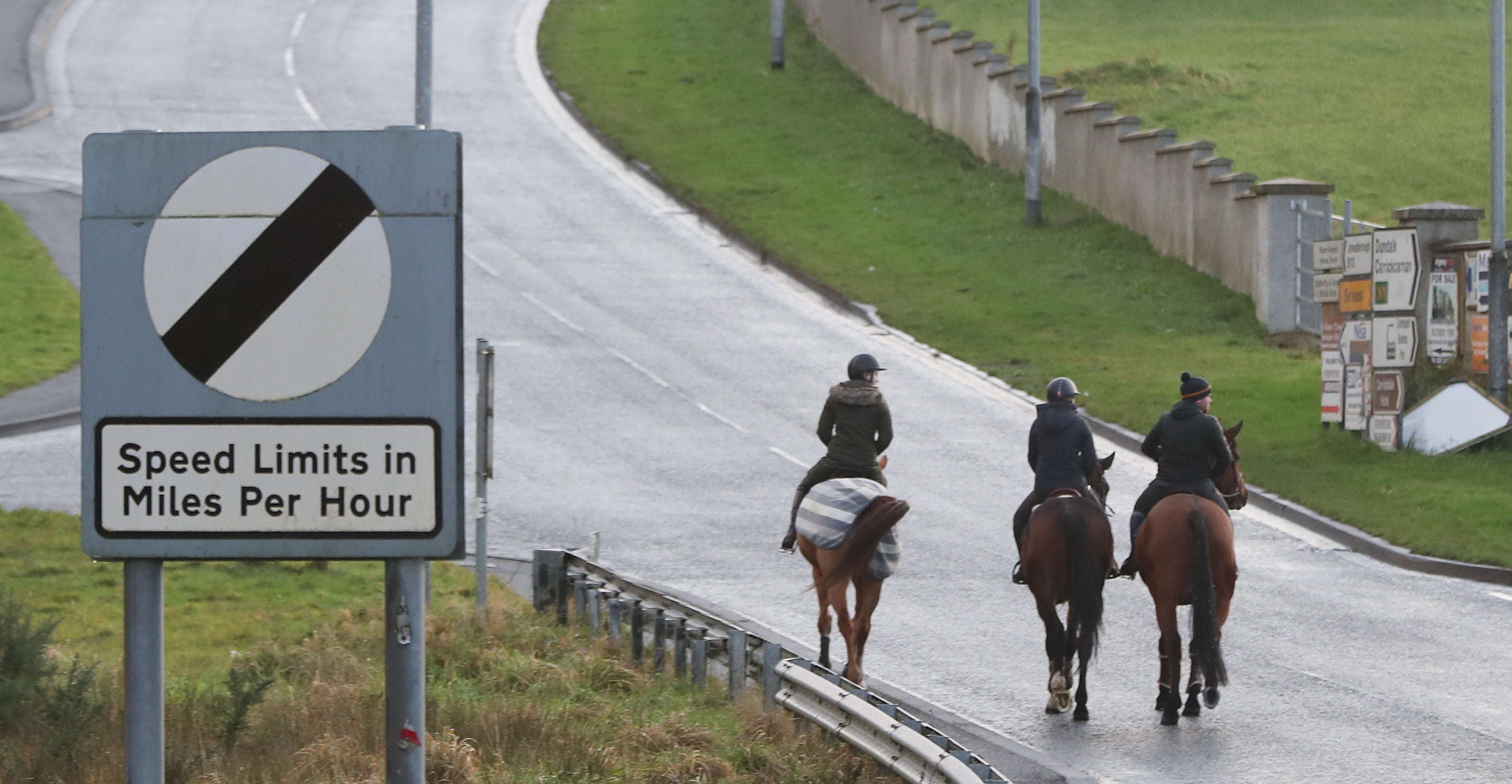Horse riders at the Irish border (Niall Carson/PA)