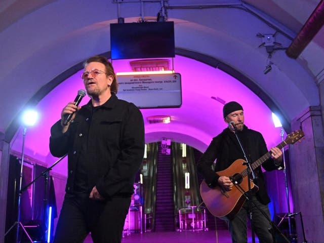 <p>Bono and the Edge, of the band U2, performing in an underground station in Kyiv </p>