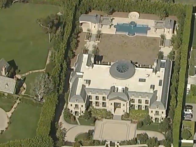 <p>The mansion is located in the Holmby Hills area of Los Angeles</p>