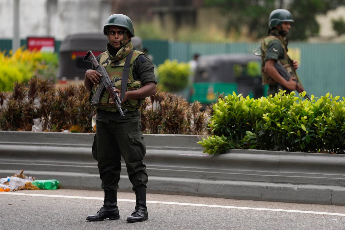 Sri Lanka anti-government protests continue despite curfew