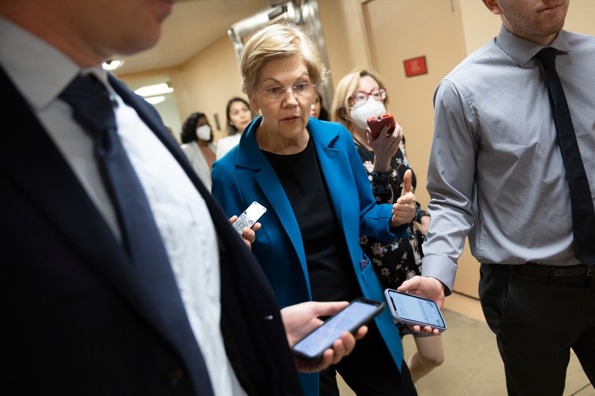 Elizabeth Warren lays into Susan Collins’s abortion compromise legislation Elizabeth Warren lays into Susan Collins’s abortion compromise legislation