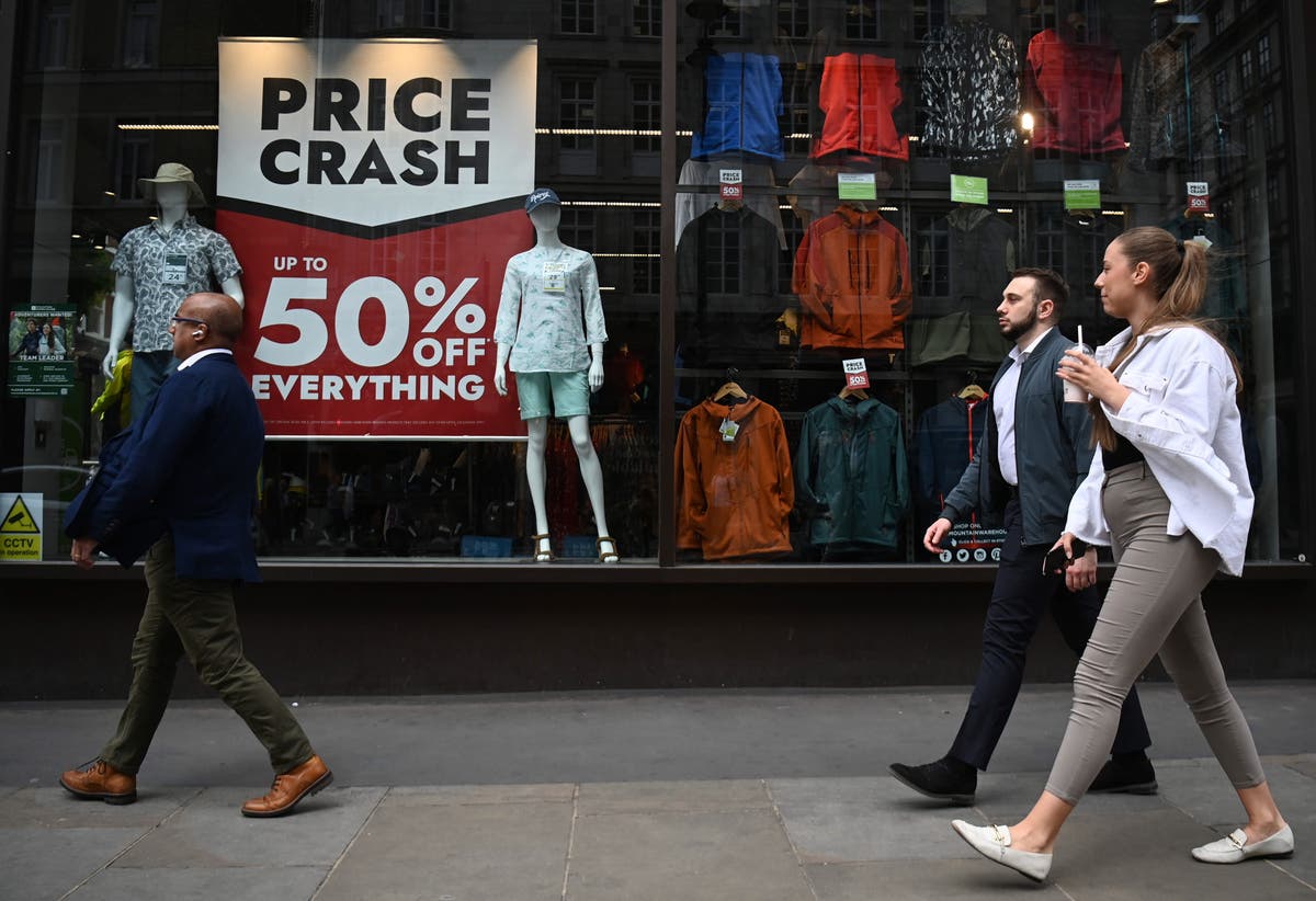 UK faces long recession and deepest plunge in living standards on record, Bank of England warns