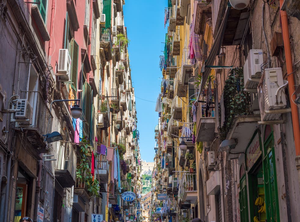 <p>The living, breathing residential streets of Naples</p>