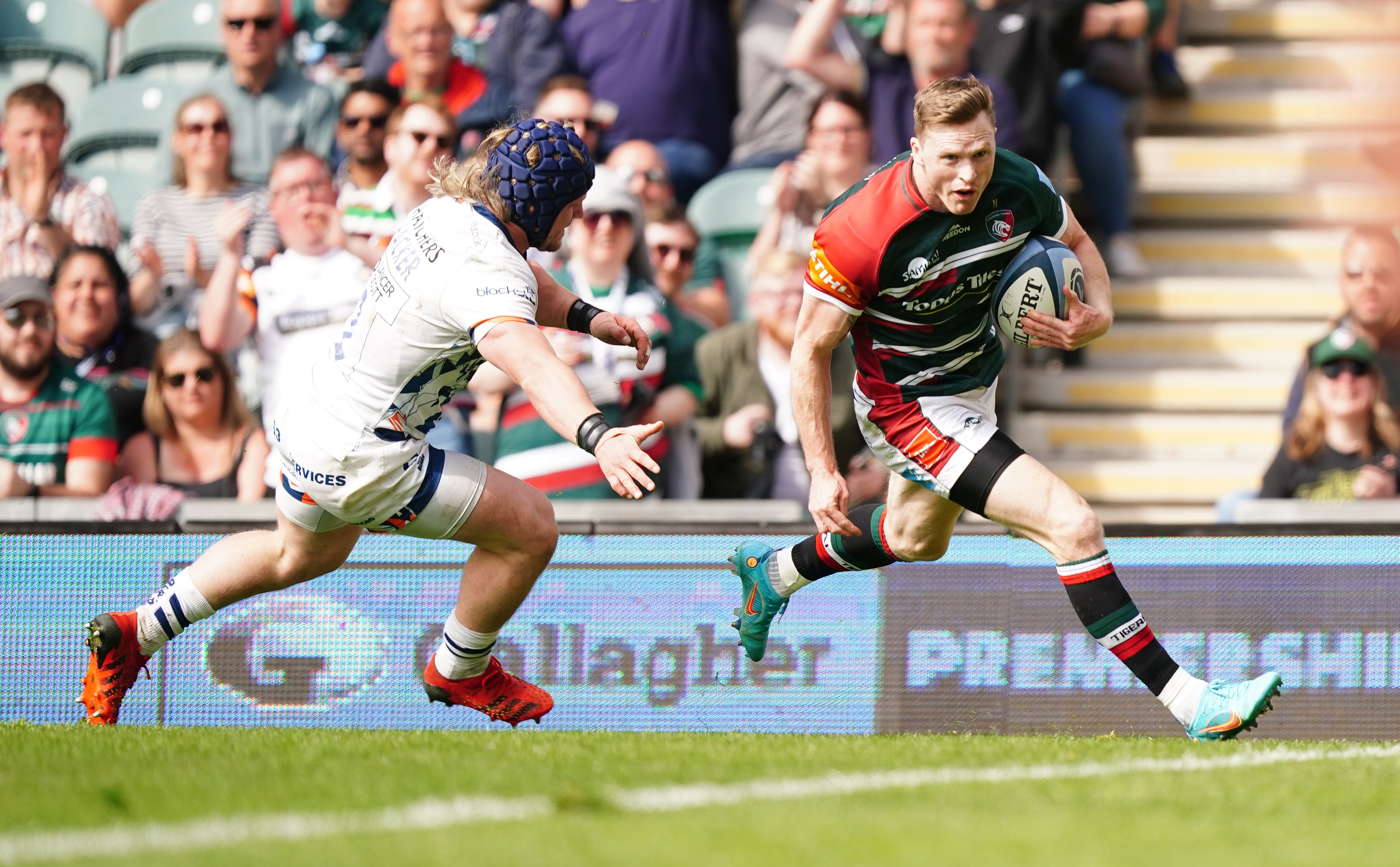 Chris Ashton (right) in try-scoring action for Leicester (Mike Egerton/PA)
