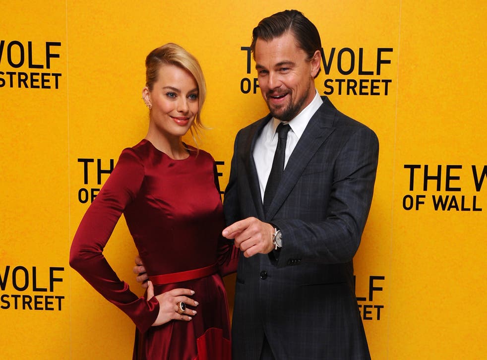 <p>Margot Robbie dhe Leonardo DiCaprio performuan skenë seksi në një shtrat me para në Wolf of Wall Street</p>