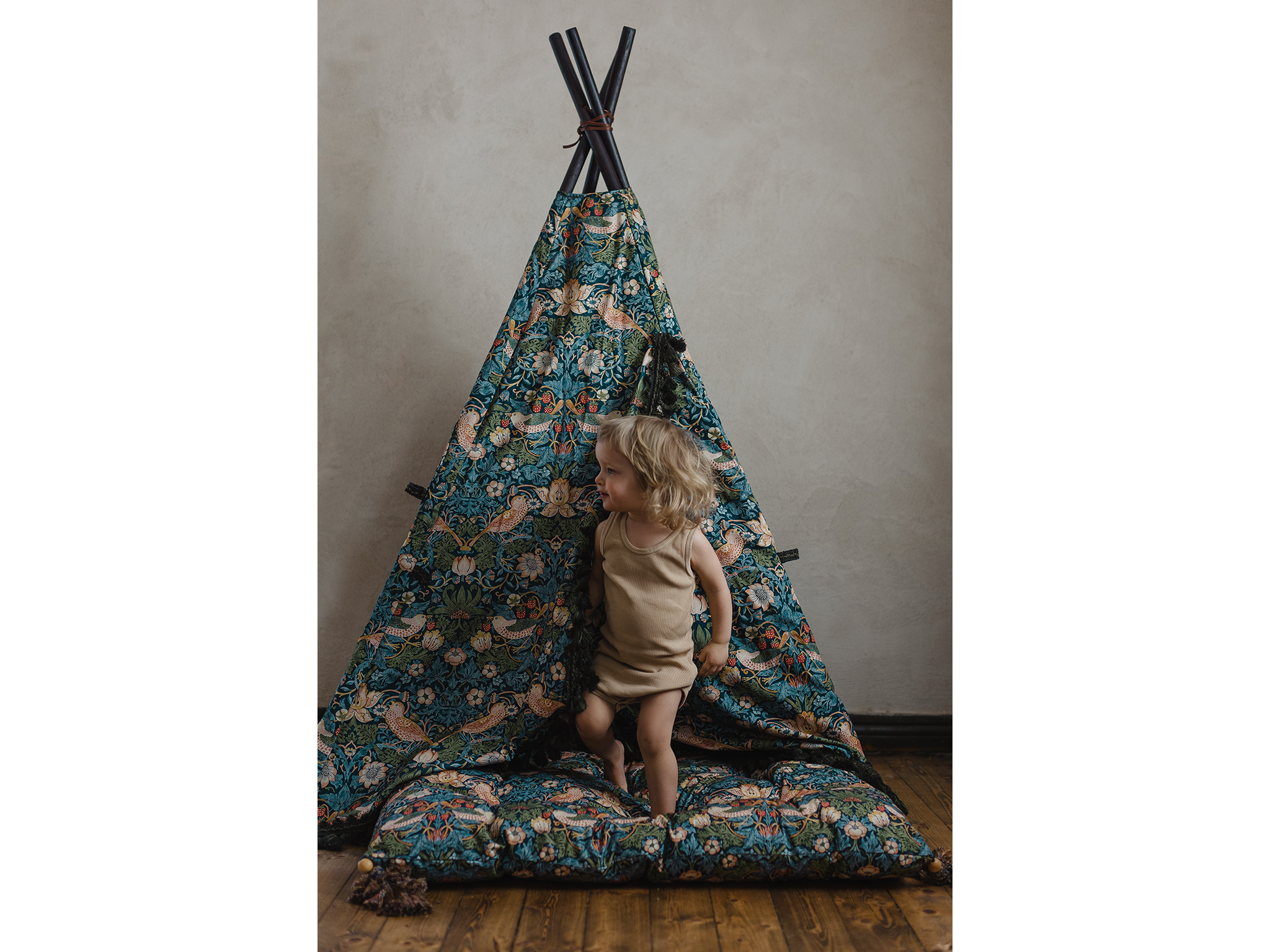 MallBest Kids Play Tents Indian Teepee Tent Children Playhouse Canvas Portable for Indoor and Outdoor 