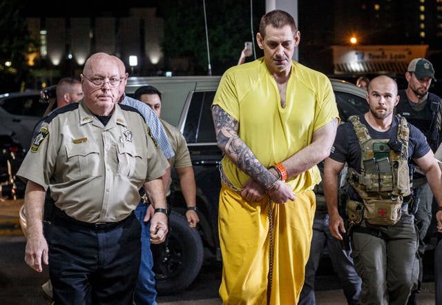 <p>Escaped inmate Casey White arrives at the Lauderdale County Courthouse in Florence, Alabama, on Tuesday night</p>