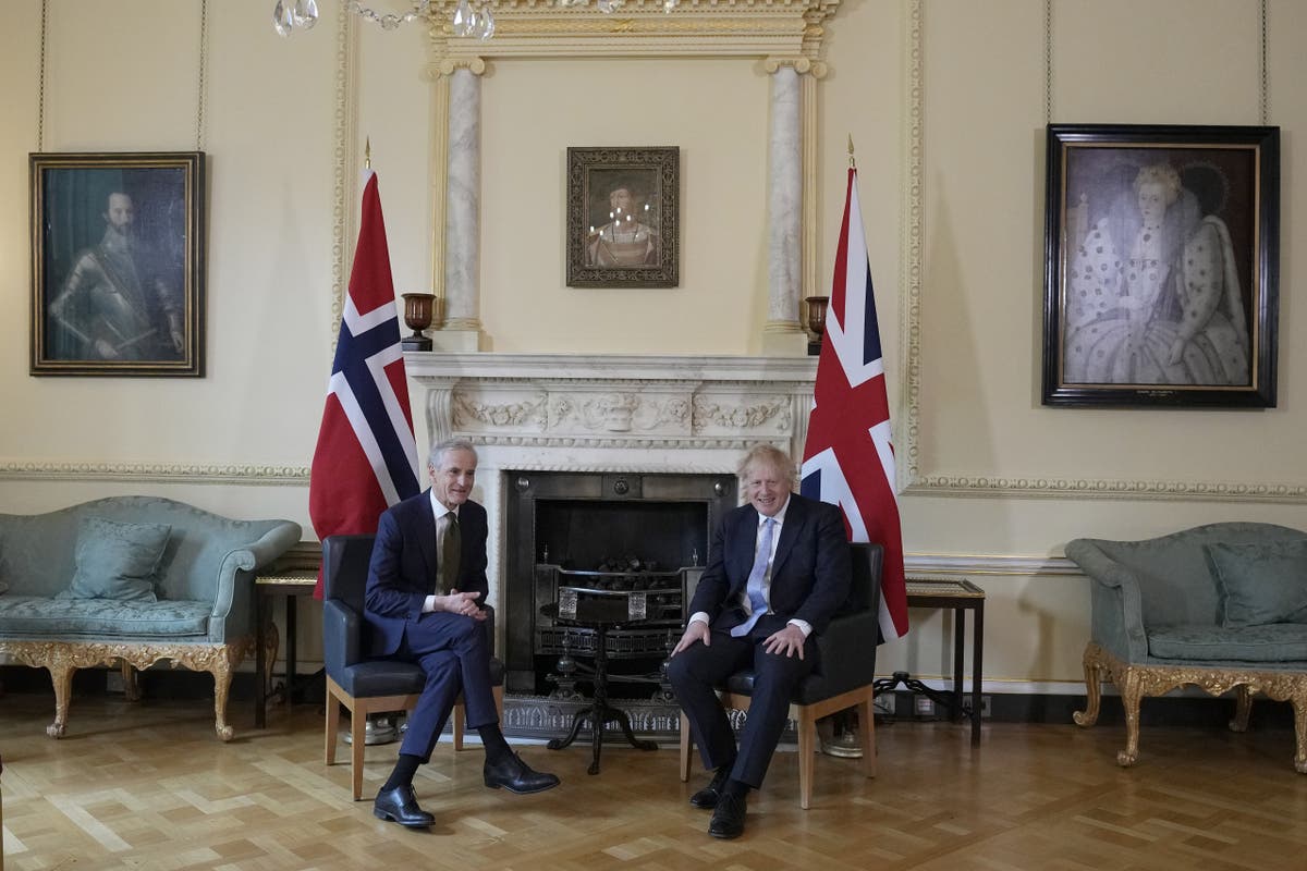 Storbritannia og Norge signerer avtale for å styrke sikkerheten i Europa og utenfor