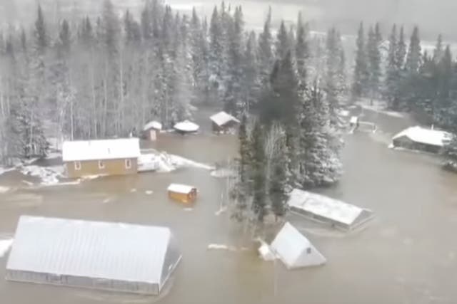 <p>Homes in Hay River, Northwest Territories, are under water due to massive flooding. All 4,000 residents were ordered to evacuate as the flood waters reached the town’s downtown area. </p>