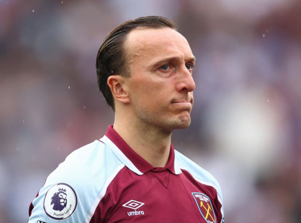 <p>Mark Noble holds back tears after playing his final home game for West Ham</p>