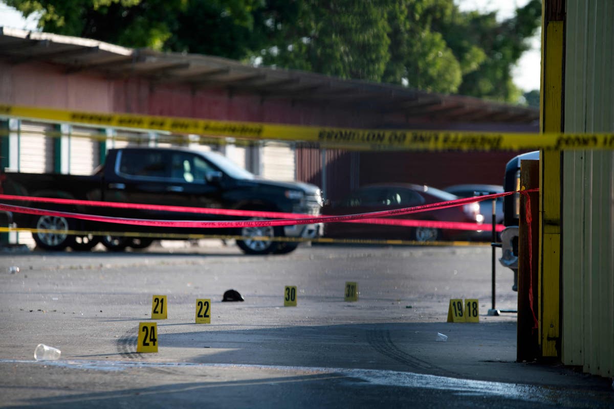 Shooting at Houston flea market leaves two dead and three hospitalised