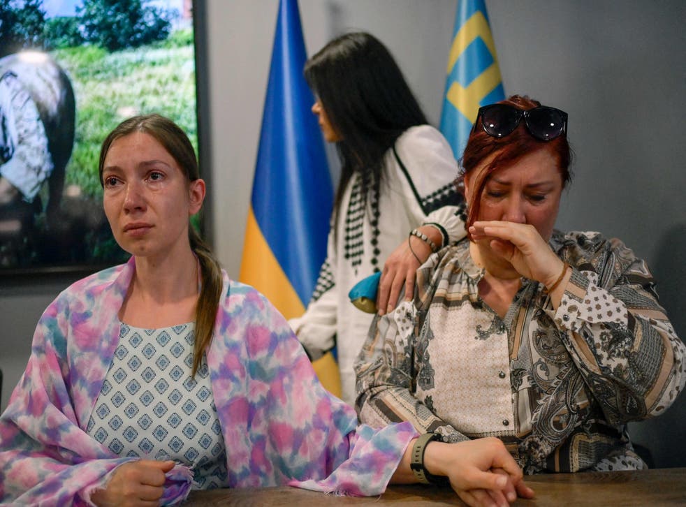 <p>Natalia Zarytska (L), wife of an Azov fighter, and Natalia (R), mother of an Azov fighter, attend a press conference, in Istanbul</p>