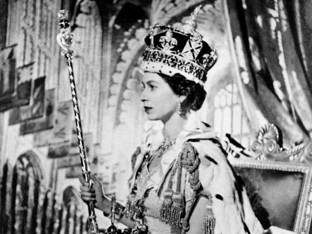 La reina Isabel II el día de su coronación en 1953