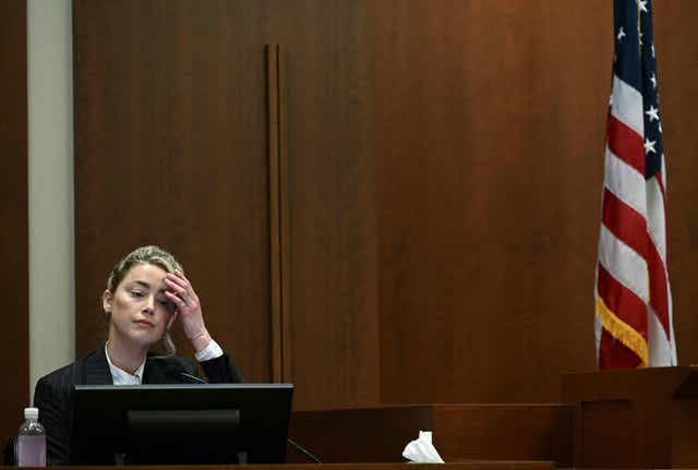 Amber Heard comparece ante el tribunal mientras el contrainterrogatorio continúa el martes