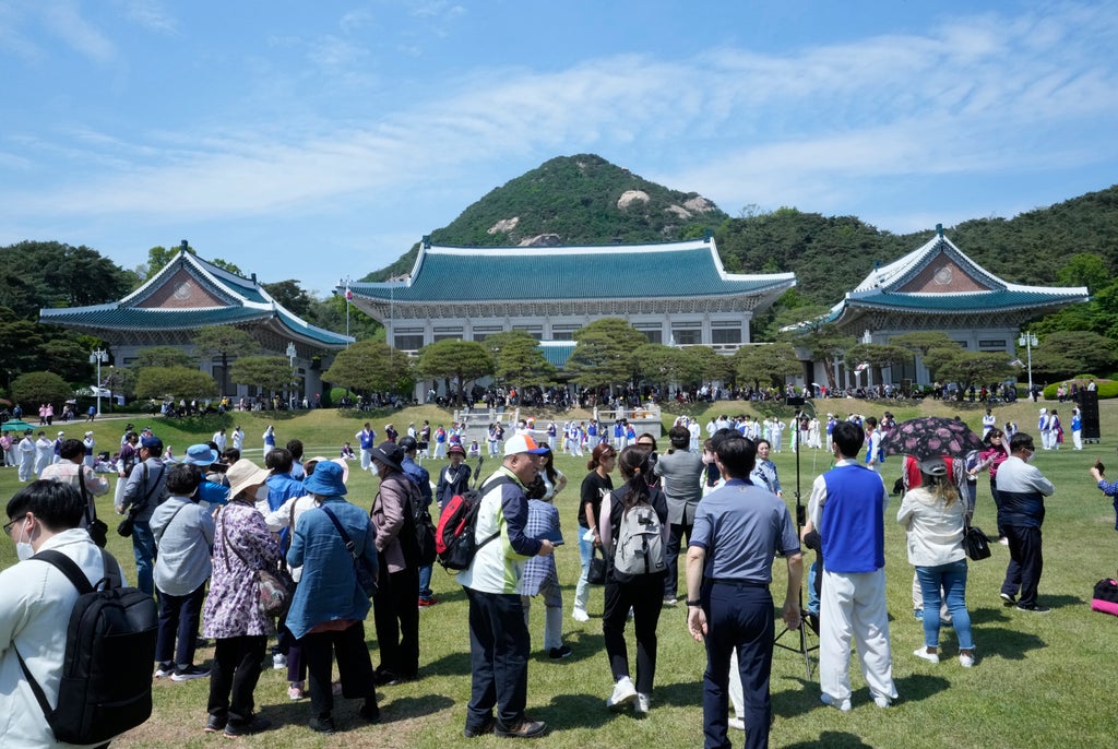 G. Korea Blue House 74 yıl sonra ilk kez halka açıldı
