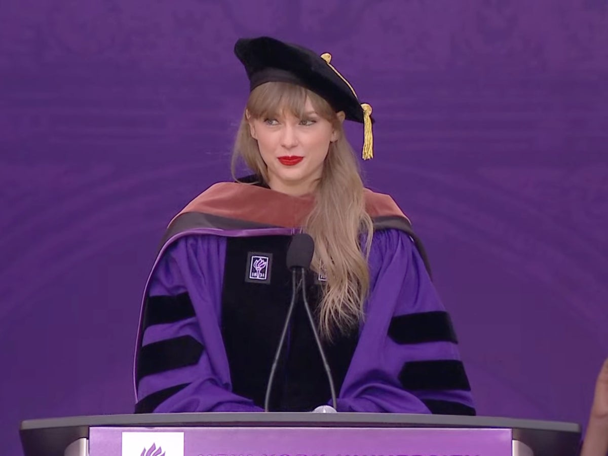 Taylor Swift tells NYU graduates to 'live alongside cringe' in 'iconic' speech | The Independent