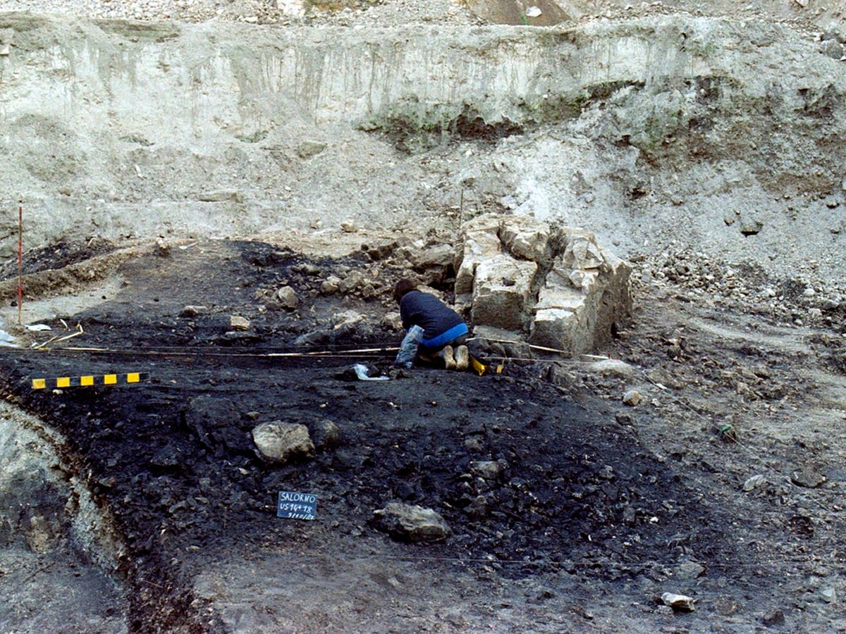 Family members burned together and left on funeral pyre for generations