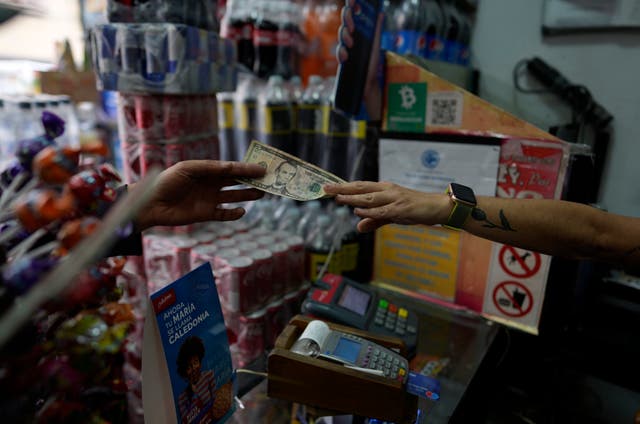 VENEZUELA-DIVISAS IMPUESTO