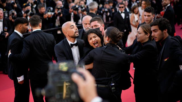 CANNES-PROTESTA