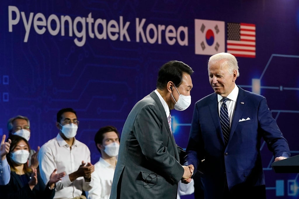 Güney Kore lideri Biden, Kore'nin nasıl kontrol edileceği konusunda istişare edecek