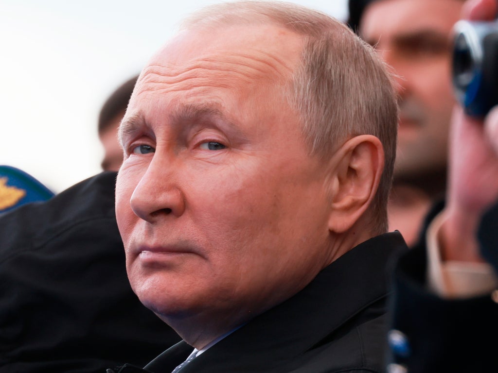 MI6'nın eski başkanı, Putin'in bu yılın sonunda 'gitmiş' olacağını iddia ediyor
